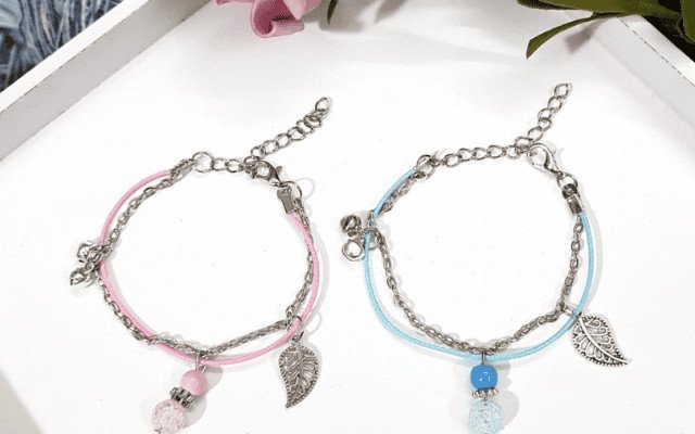 Bộ sưu tập vòng tay handmade đẹp với charm độc đáo
