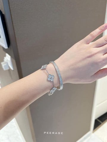Cách mix vòng tay đẹp với bộ sưu tập vòng tay vàng và bạc
