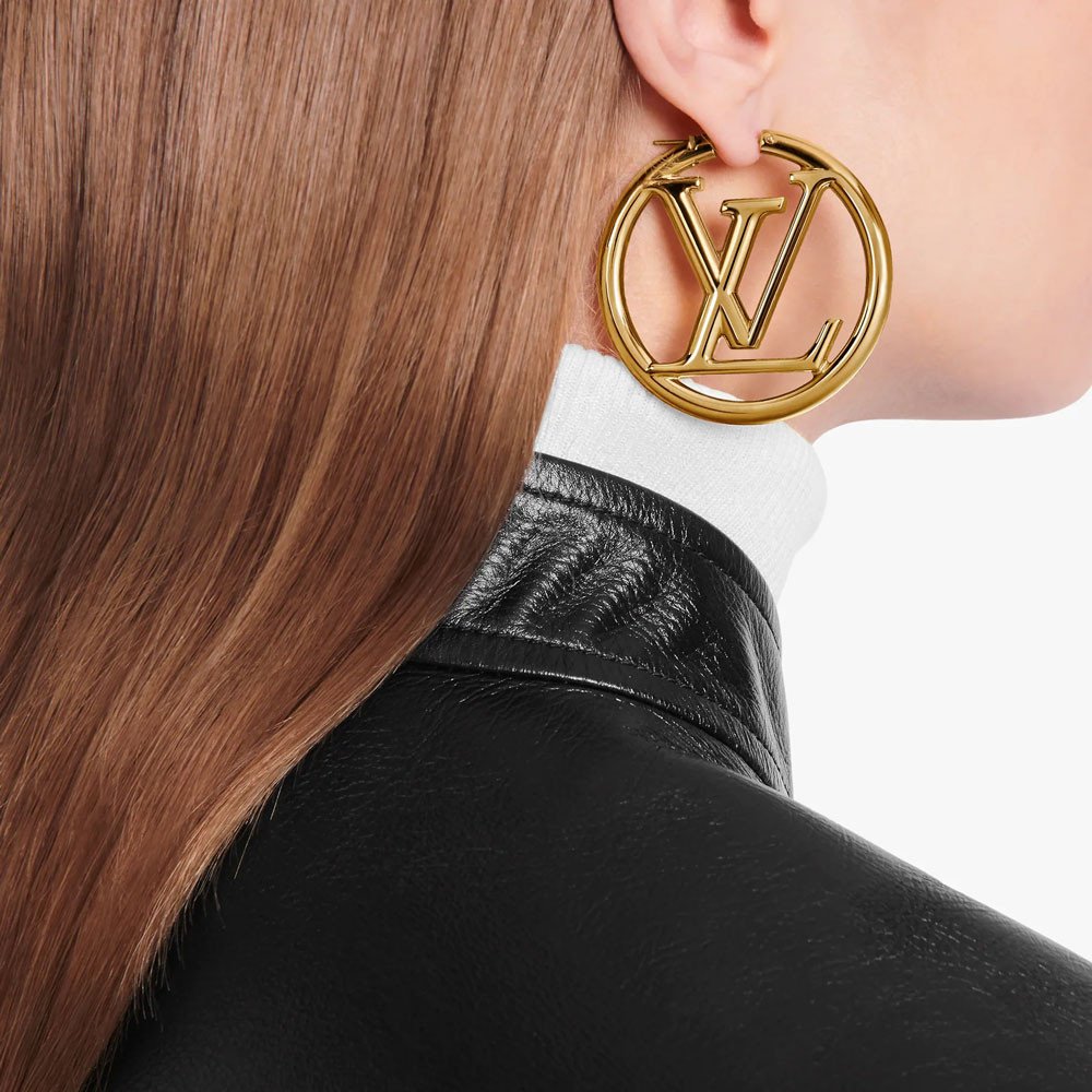 Cận cảnh một thiết kế lắc tay Louis Vuitton chính hãng với đá quý