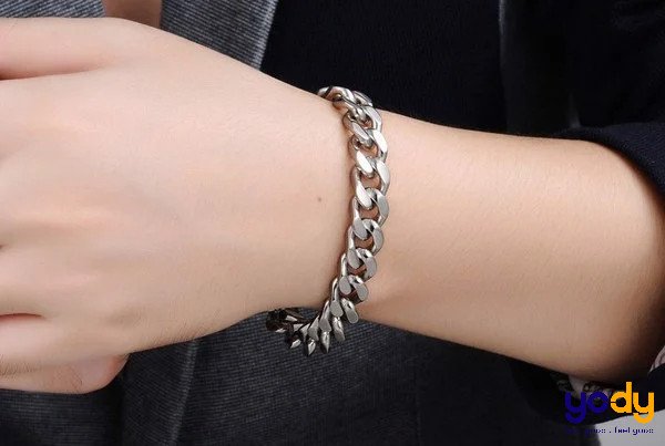 Chất liệu lắc tay nam phổ biến mà con trai nên đeo