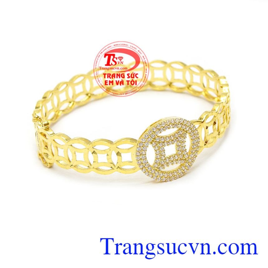 Chi tiết cận cảnh những đồng tiền vàng trên vòng tay kim tiền vàng 18K, mang ý nghĩa thịnh vượng