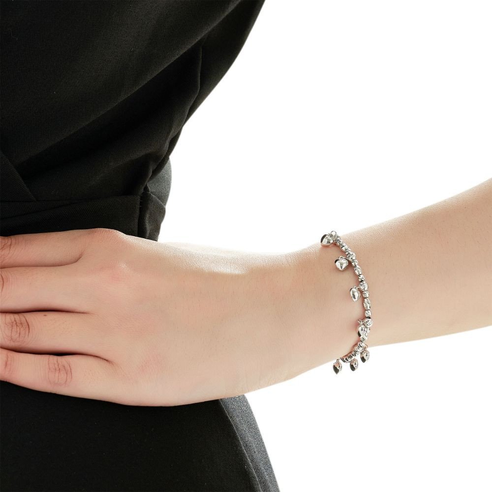 Chiếc lắc tay vàng dưới 1 triệu với mặt dây hình trái tim lãng mạn