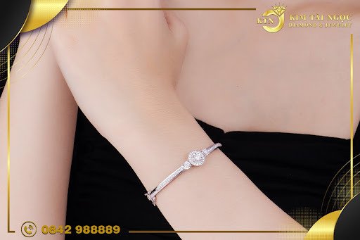 Địa điểm mua lắc tay bạch kim PNJ uy tín