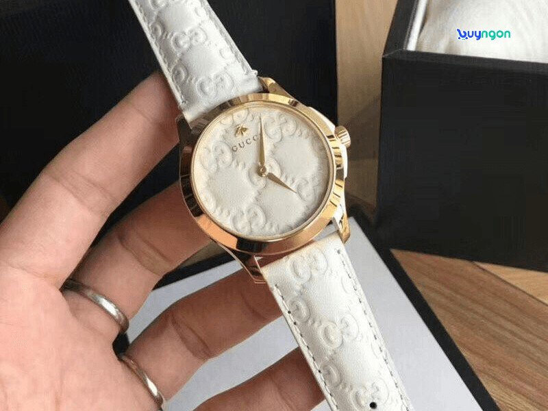 Đồng hồ nữ Gucci G-Timeless YA126580 nổi bật với họa tiết monogram đặc trưng và kim cương tinh tế.