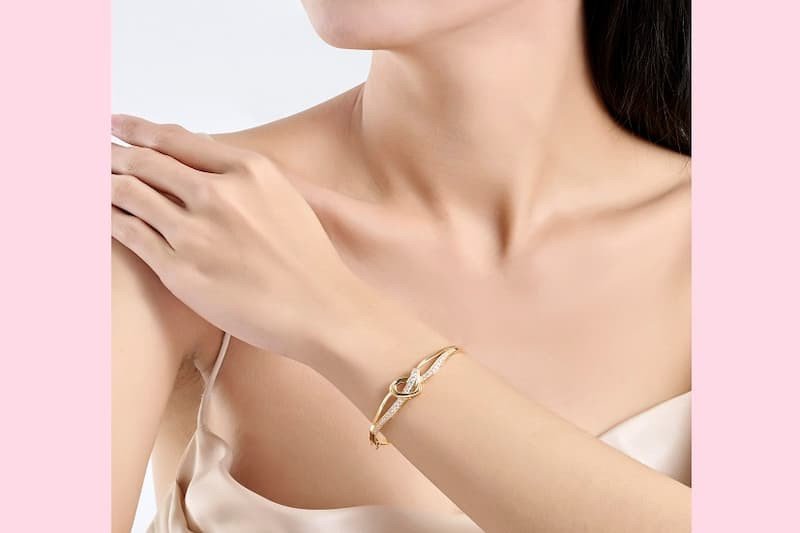Giá lắc tay trơn vàng 18K trên thị trường