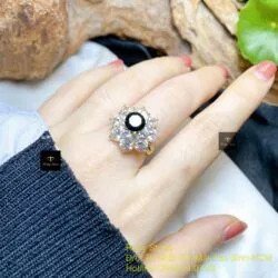 Góc nhìn cận cảnh vẻ đẹp tinh xảo của ngọc mực dục