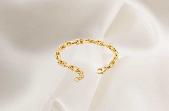 Lắc tay nữ vàng 18K dạng mắt xích hiện đại dưới 3 triệu