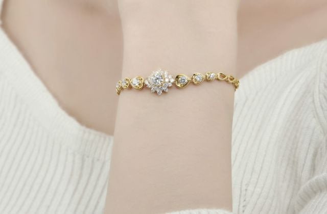 Lắc tay nữ vàng 18K phong cách tối giản dưới 3 triệu