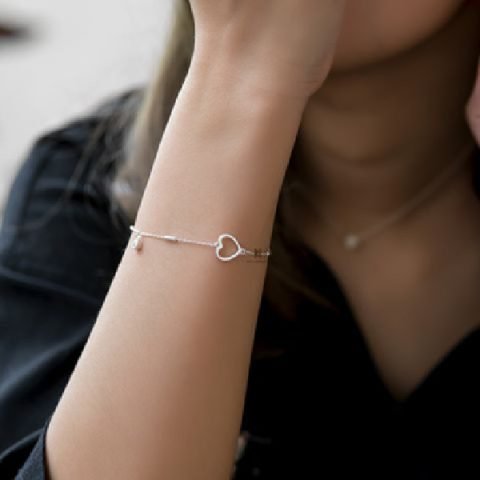 Lắc tay xích bạc nữ với mặt trái tim tinh xảo