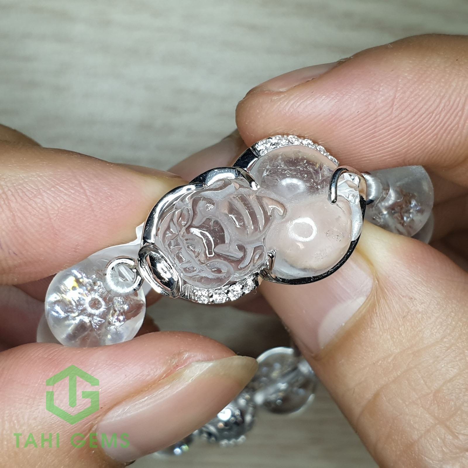 Mẫu lắc tay nữ 2024 Tỳ Hưu đá thạch anh trắng