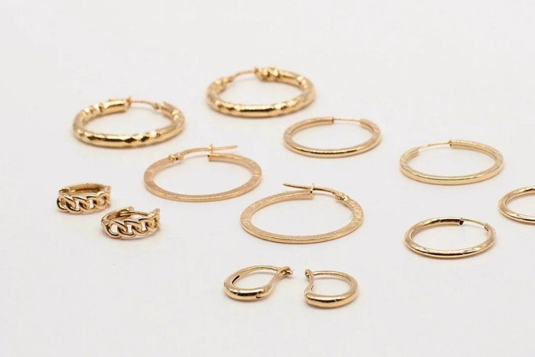 mẫu lắc tay vàng 610 được chế tác tinh xảo từ vàng hợp kim