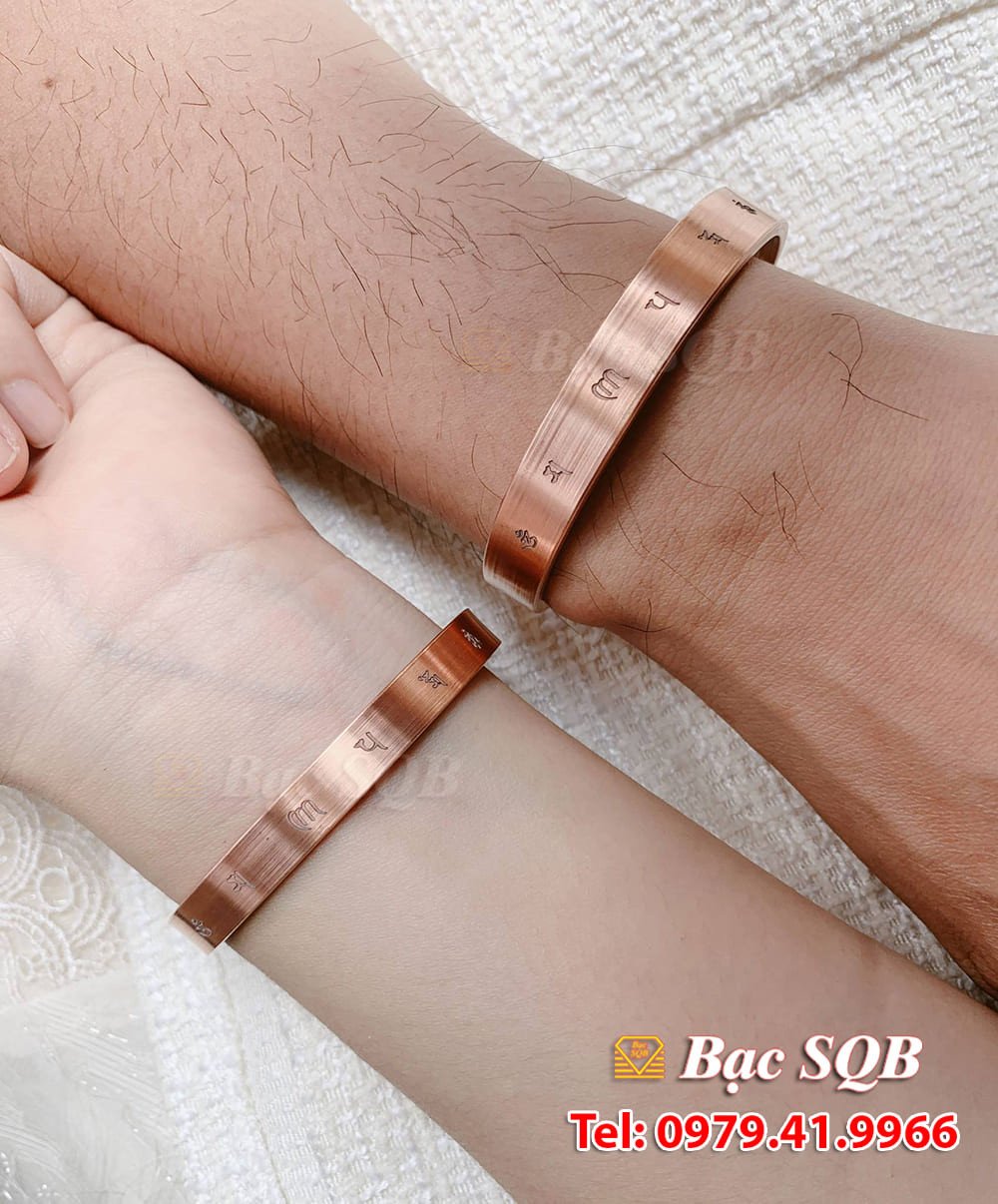 Nhiều chiếc vòng đồng nguyên chất