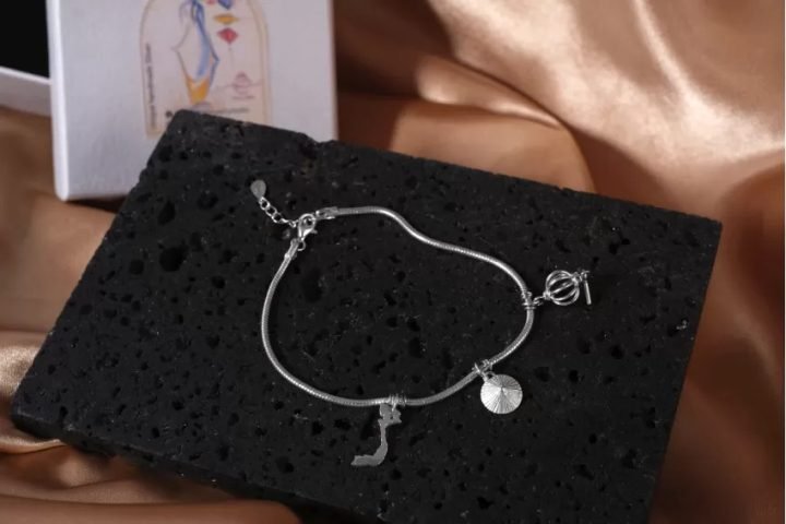 Vòng tay bạc handmade cho nam giới