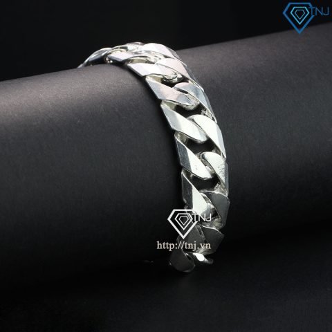 Vòng tay bản to mắt xích trên cổ tay nam giới