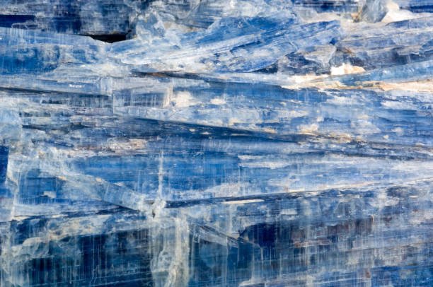 Vòng tay đá Kyanite xanh đẹp mắt