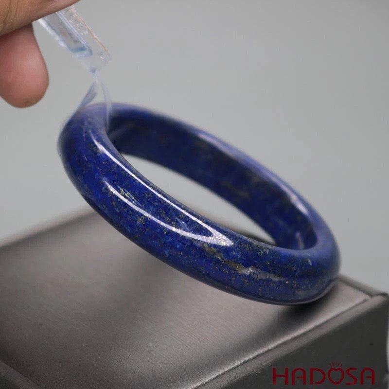 Vòng tay đá Lapis Lazuli mang lại nhiều lợi ích phong thủy và sức khỏe
