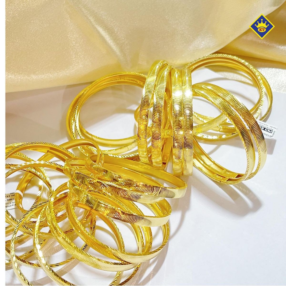 vòng tay đá mắt mèo vàng 18k