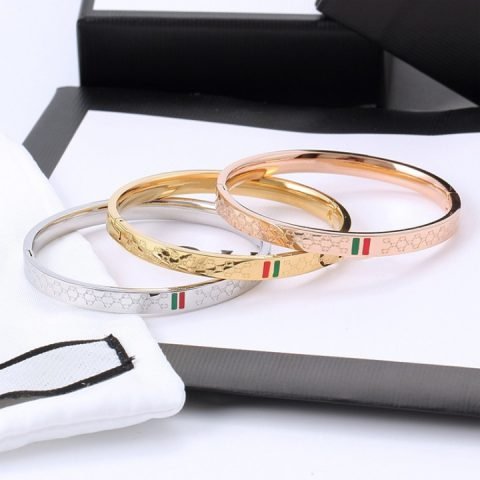 Vòng tay Gucci nam chất liệu titan cao cấp màu bạc