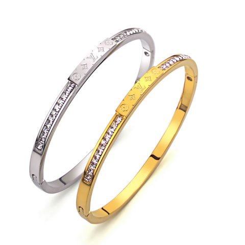 Vòng tay LV nữ kiểu dáng thời trang
