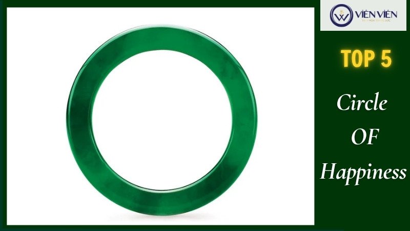 Vòng tay ngọc "Circle Of Happiness" với độ trong mờ cao và sắc xanh lục bảo rực rỡ