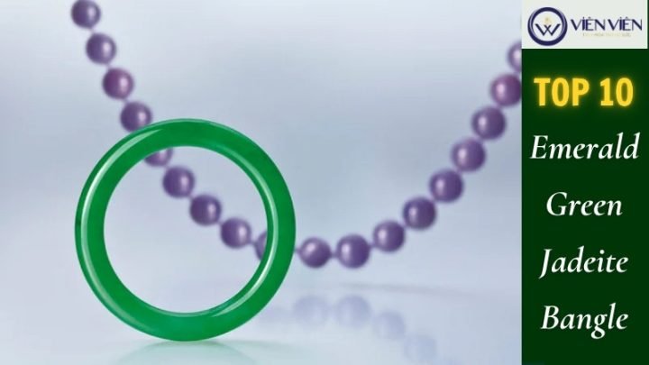 Vòng tay ngọc Emerald Green Jadeite Bangle với sắc xanh lục bảo tươi sáng