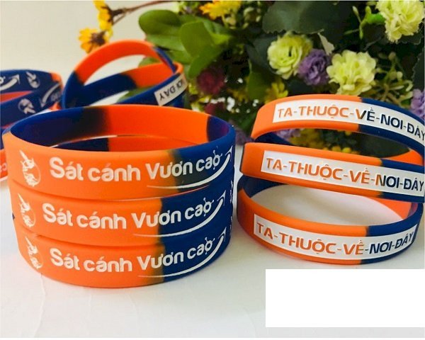 Vòng tay nhựa dẻo dùng trong y tế