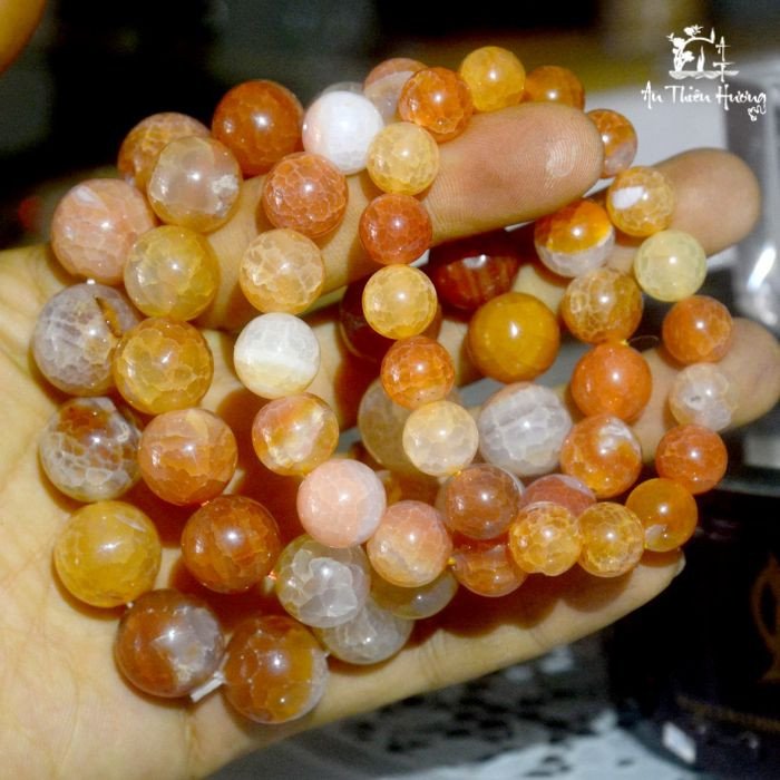 Vòng tay phong thủy đá mã não rạn hồng trừ ma hộ mệnh