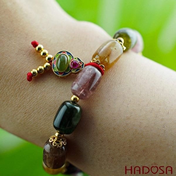 Vòng tay phong thủy nữ Tourmaline Hồng Lục Bảo đa sắc, tượng trưng cho sự cân bằng năng lượng và sức khỏe