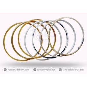 Vòng tay sừng trâu có các hạt tròn đơn giản, tinh tế