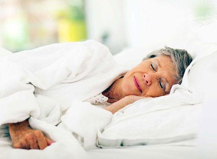 Vòng tay trầm hương đen mang lại cảm giác an yên, hỗ trợ sức khỏe tinh thần và thư giãn