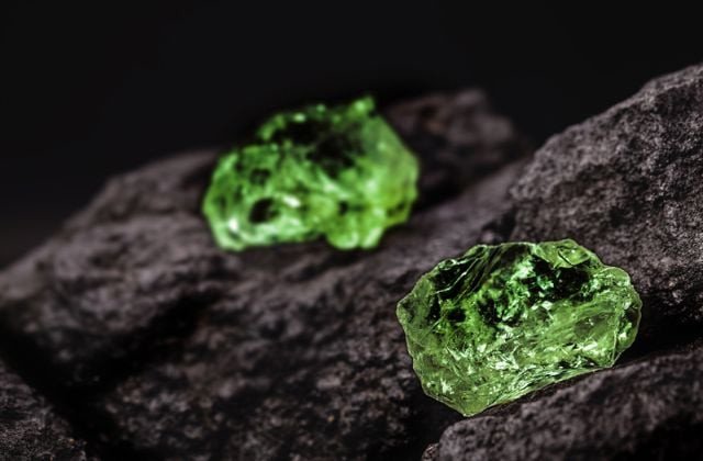 Vùng biển Đỏ, nơi khai thác đá Peridot quý hiếm để tạo nên những chiếc vòng tay độc đáo.