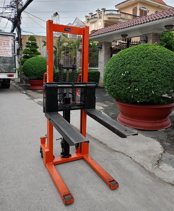Xe nâng tay cao 500kg đã qua sử dụng