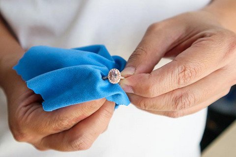 Bí quyết giữ vòng tay titan bền đẹp, không đen