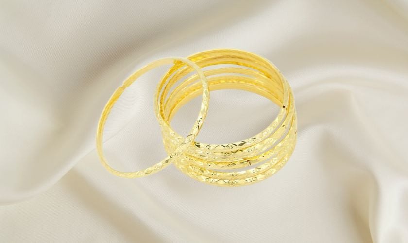 Bộ vòng tay vàng 18k họa tiết hình thoi