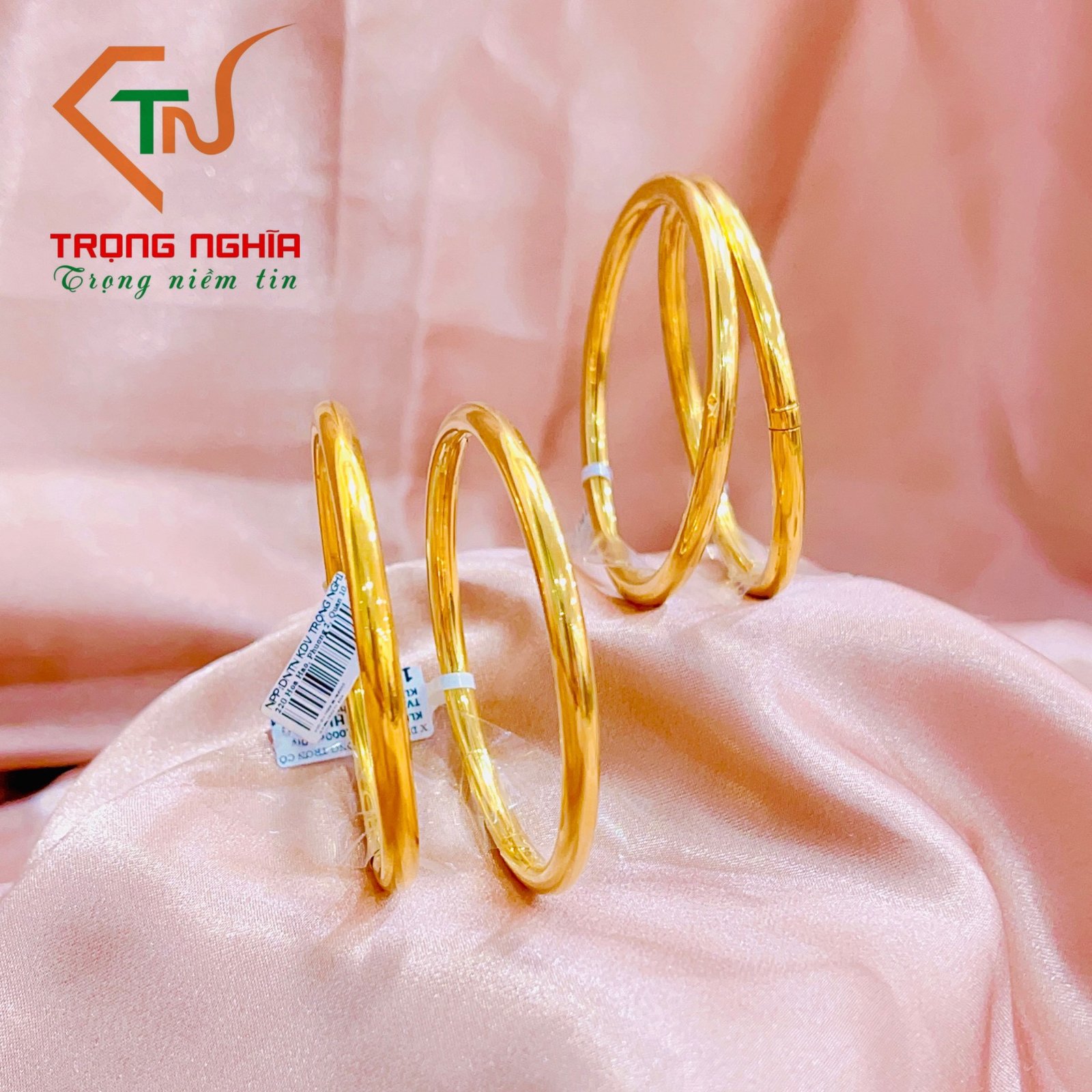 Cách bảo quản lắc tay 18k 1 chỉ luôn sáng bóng