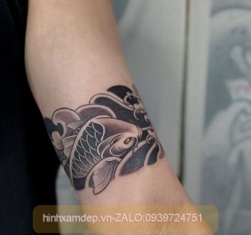 Cận cảnh hình xăm vòng tay Nhật cổ hoa văn độc đáo