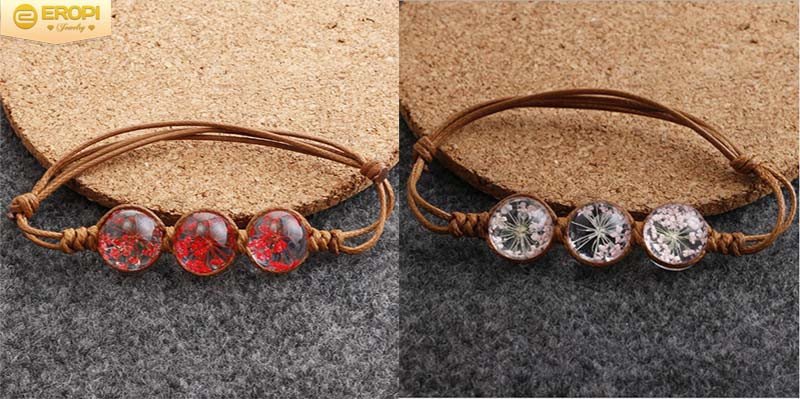 Charm hoa may mắn lung linh từ những bông hoa nhỏ xinh