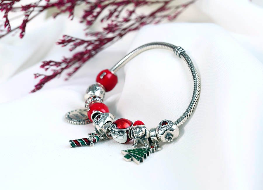 Chi tiết lắc tay charm bạc Pandora với chất liệu bạc Ý 925 bền đẹp