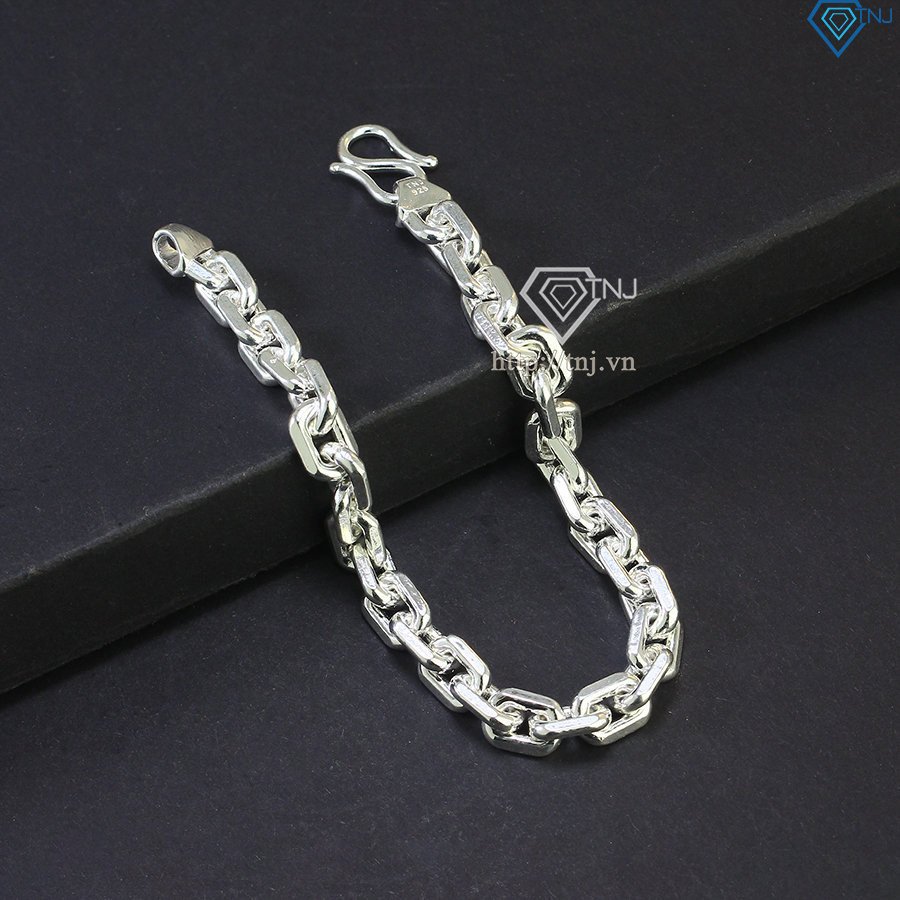 Chi tiết mắt xích vuông của lắc tay bạc nam LTA0036