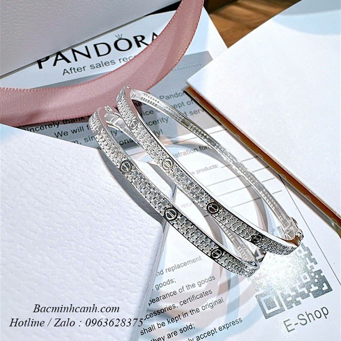Chiếc vòng tay Cartier Love phiên bản bạc, biểu tượng tình yêu vĩnh cửu