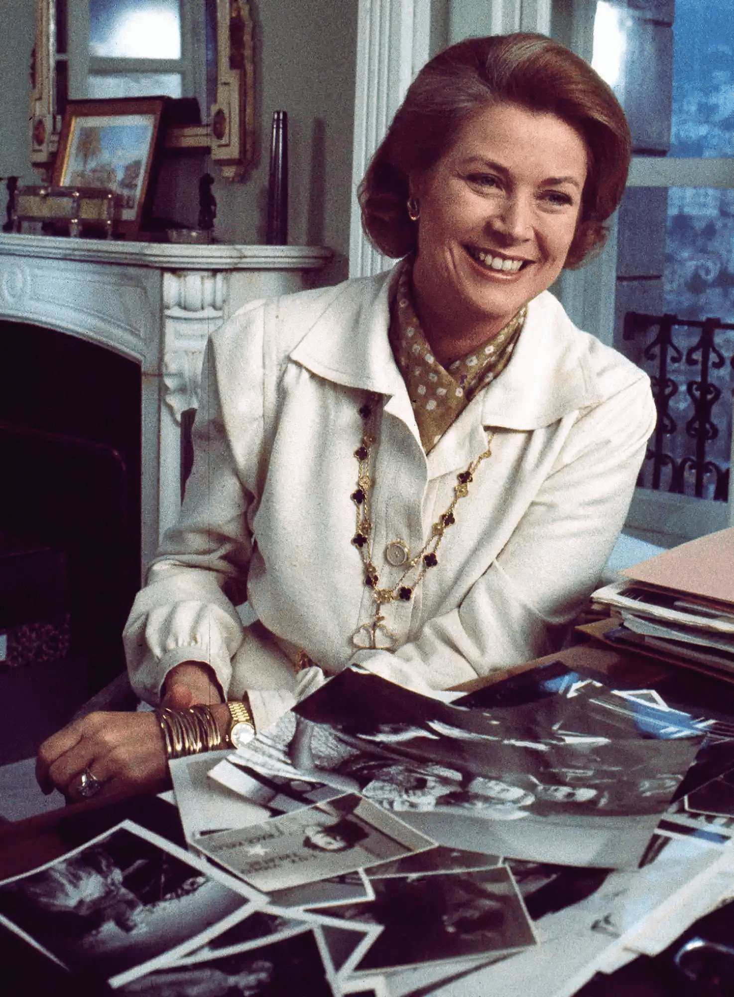 Công nương Grace Kelly đeo trang sức Alhambra
