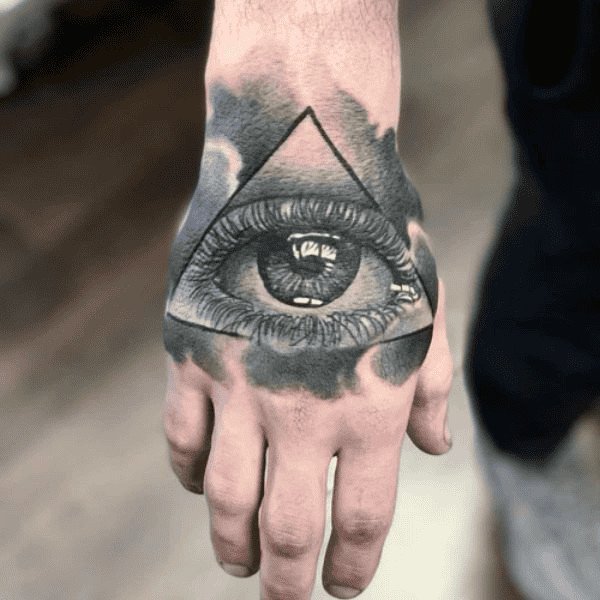 Hình xăm đôi mắt bí ẩn