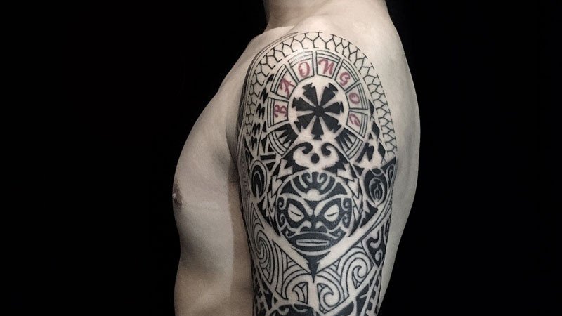 Hình xăm Maori độc đáo kết hợp linh vật, biểu tượng và tên người thân