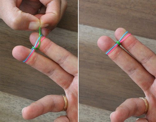 Kéo tiếp đầu dây thun bên phải vào giữa