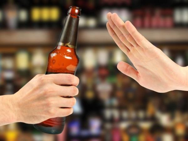 Kiêng đồ uống có cồn sau khi xăm hình xăm vòng tay năm sinh