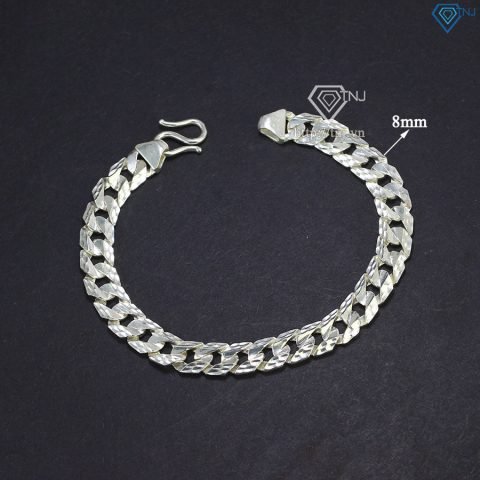 Lắc tay bạc mắt xích kiểu phay trên nền trắng