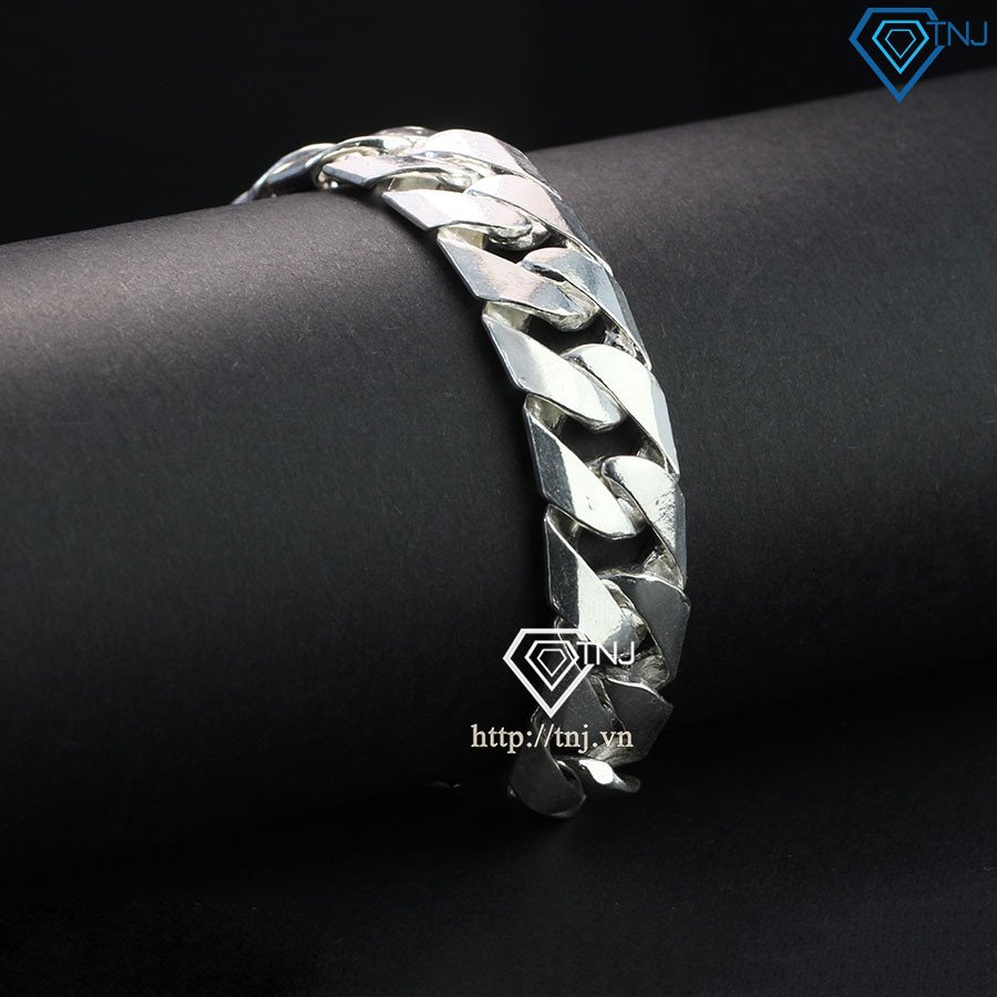 Lắc tay bản to thiết kế mạnh mẽ cá tính