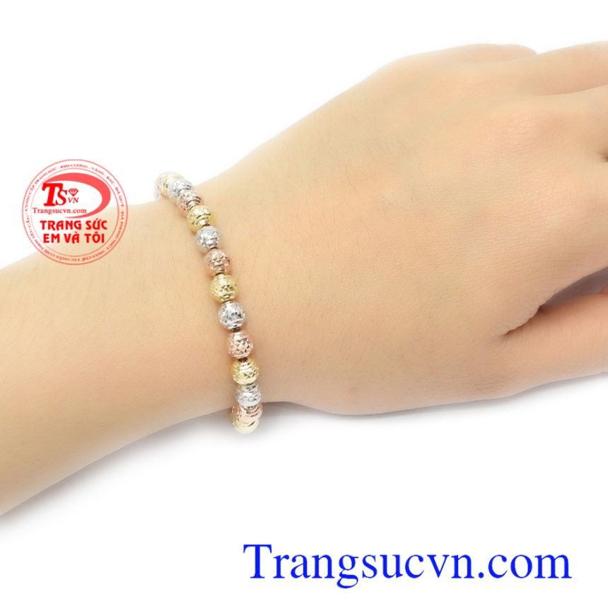 Lắc tay bi vàng với công nghệ sản xuất hiện đại, phù hợp nhiều phong cách