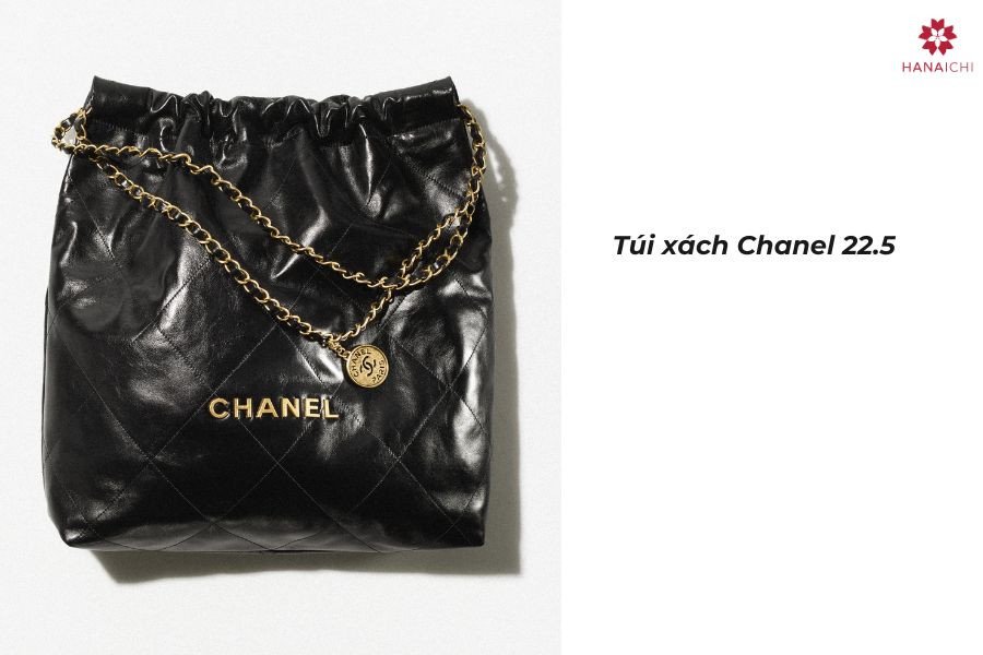 Lắc tay Chanel với thiết kế biểu tượng hoa trà tinh tế