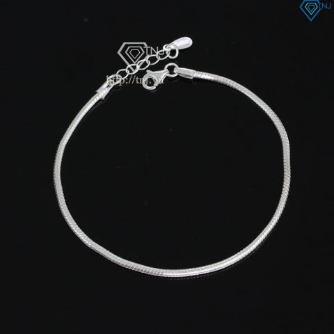 Lắc tay nam nhỏ tinh tế trên cổ tay